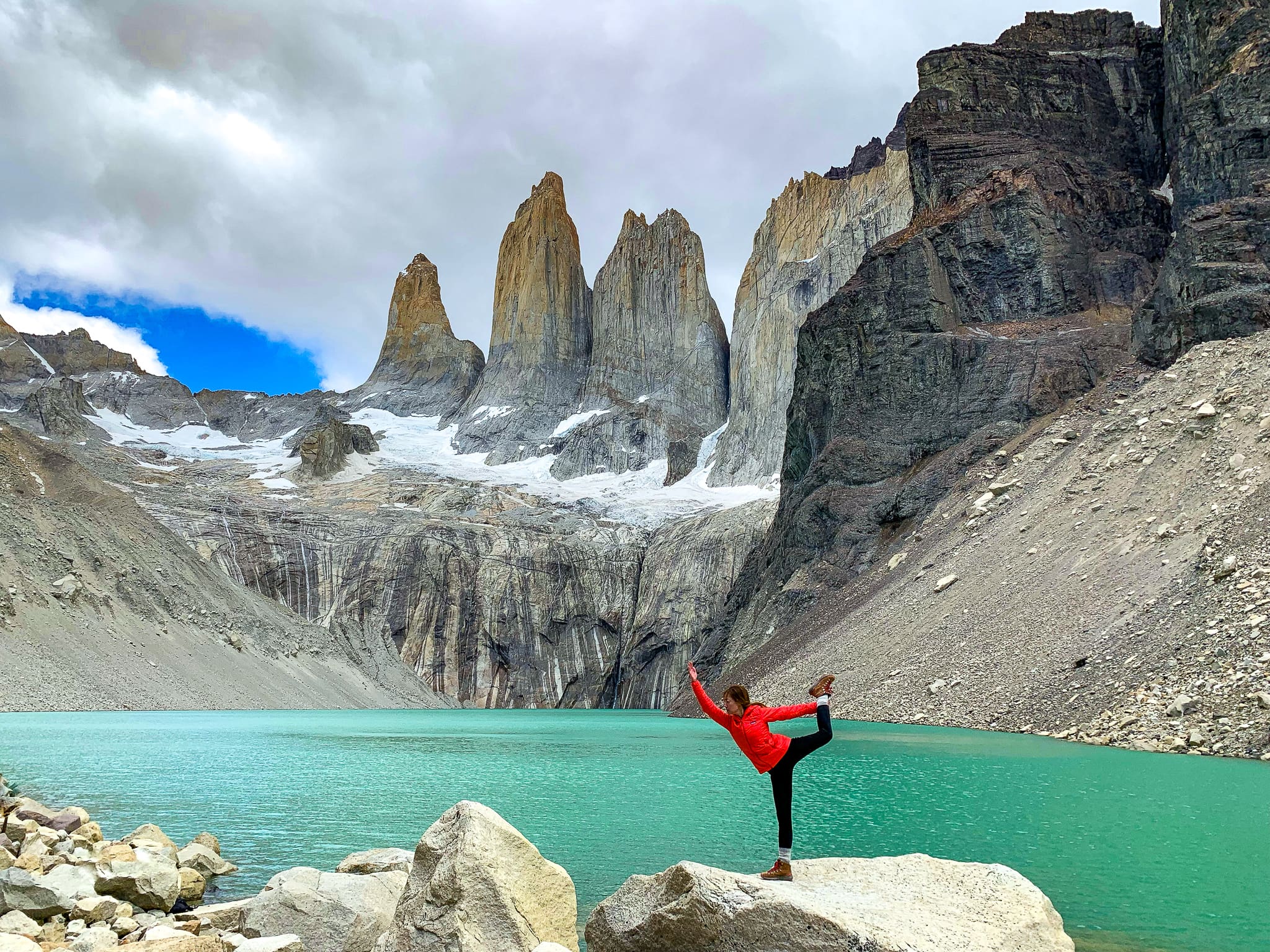 mirador las torres del paine patagonia yoga