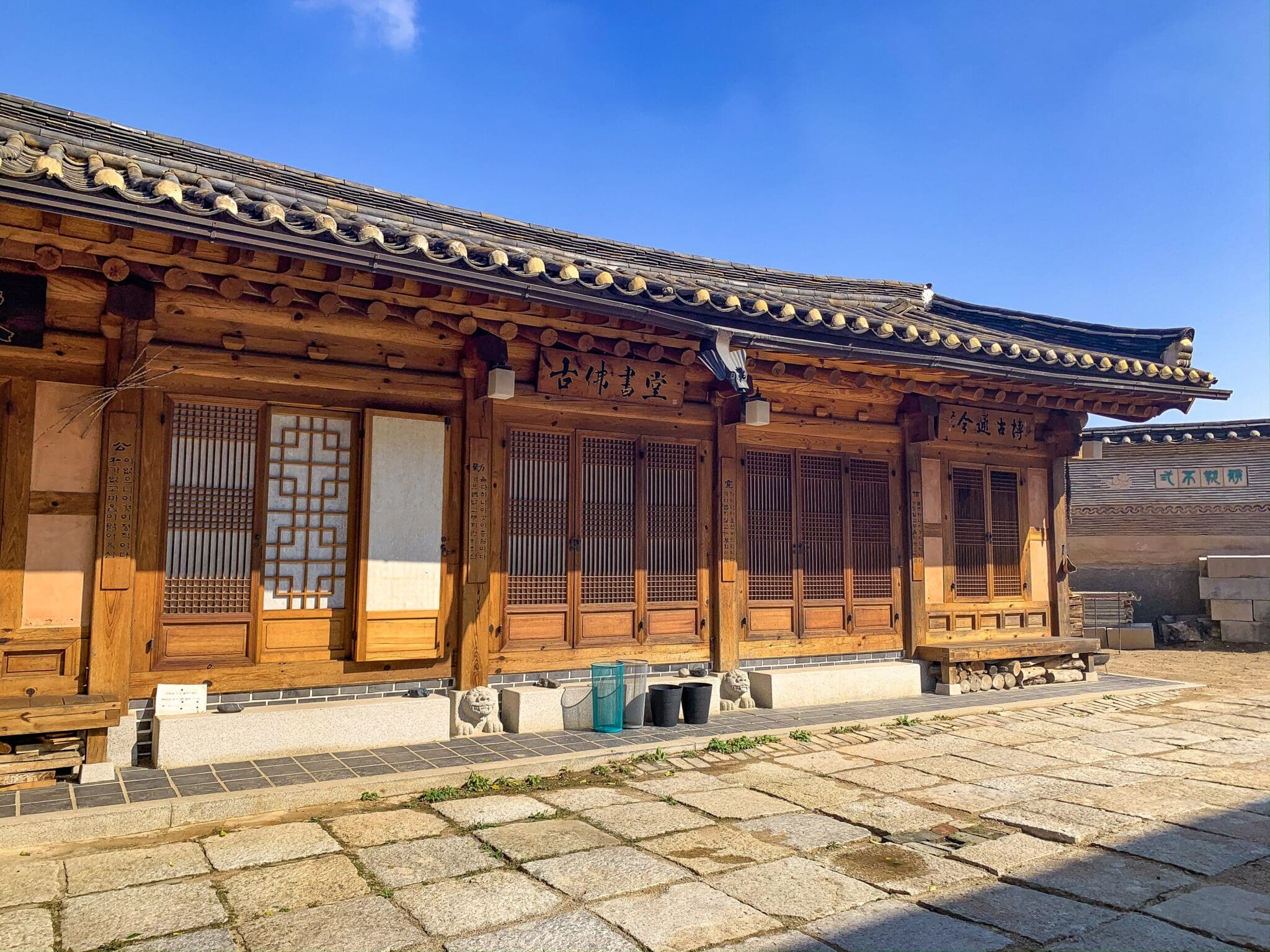 traditional Korean house