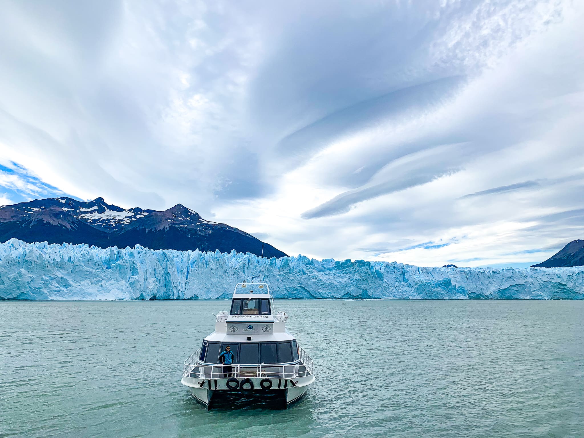 hielo y aventura boat