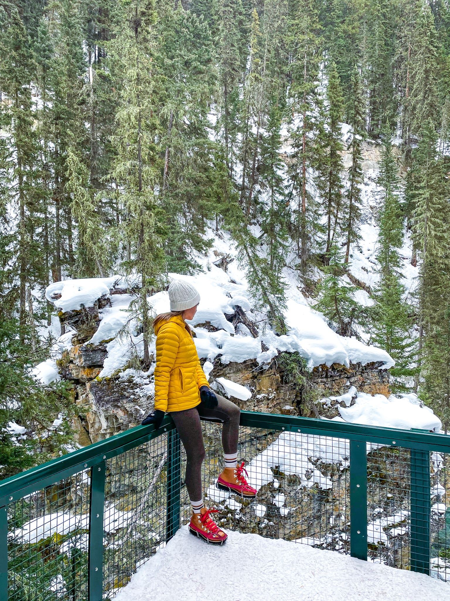 johnston canyon upper falls